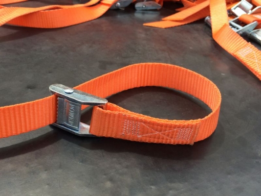 สายรัดสัมภาระพร้อมหัว Autoล๊อค ผลิตจากใยโพลีเอสเตอร์ เส้นละ 40บาท สายรัดสัมภาระพร้อมหัว Autoล๊อค ผลิตจากใยโพลีเอสเตอร์ เส้นละ 40บาท