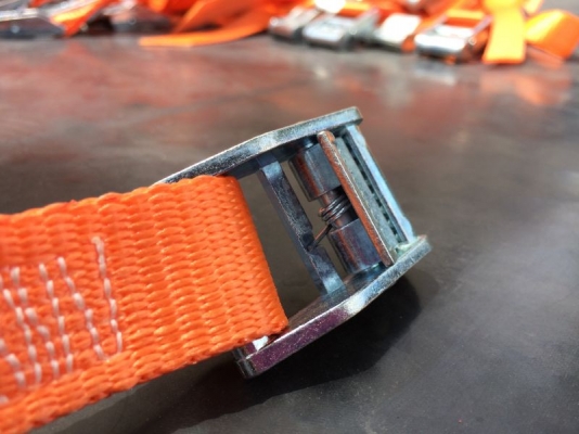 สายรัดสัมภาระพร้อมหัว Autoล๊อค ผลิตจากใยโพลีเอสเตอร์ เส้นละ 40บาท สายรัดสัมภาระพร้อมหัว Autoล๊อค ผลิตจากใยโพลีเอสเตอร์ เส้นละ 40บาท