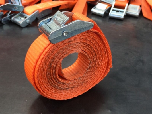 สายรัดสัมภาระพร้อมหัว Autoล๊อค ผลิตจากใยโพลีเอสเตอร์ เส้นละ 40บาท สายรัดสัมภาระพร้อมหัว Autoล๊อค ผลิตจากใยโพลีเอสเตอร์ เส้นละ 40บาท