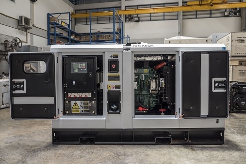 เครื่องปั่นไฟ 13KVA/13KW 1เฟส รับประกันสินค้า 1ปี มีสินค้าพร้อมส่ง เครื่องปั่นไฟ 13KVA/13KW 1เฟส รับประกันสินค้า 1ปี มีสินค้าพร้อมส่ง