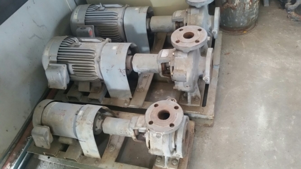 ปั๊มน้ำแรงดัน 7.5 hp 2 ตัว 3hp1ตัว