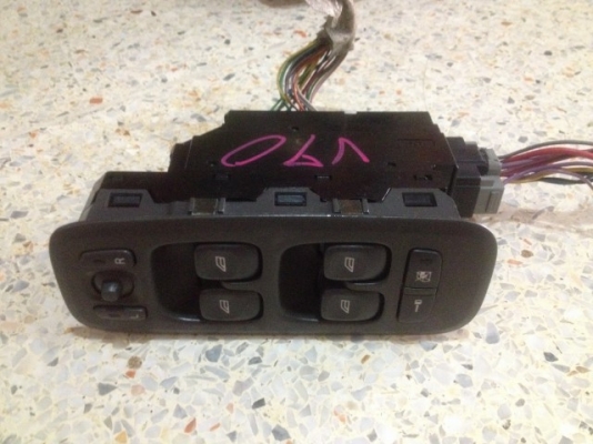 สวิตกระจกไฟฟ้าฝั่งคนขับ VOLVO V70 เก่าญี่ปุ่นเเท้สภาพดี