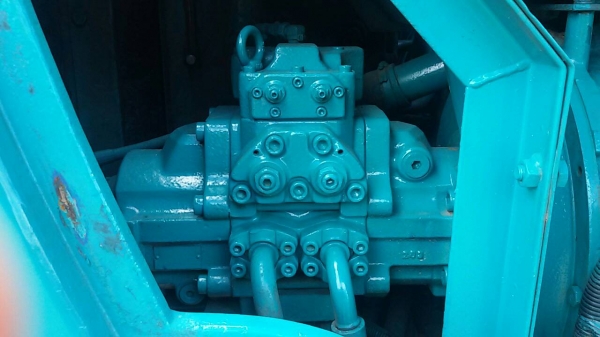 ขายรถแบคโฮ KOฺBELCO 100 MARK 5 เครื่อง 4BD1 แทรคเหล็ก เครื่องดี ปั๊มดี เอวแน่น รถเก่าญี่ปุ่น ติดต่อ 089-7949488