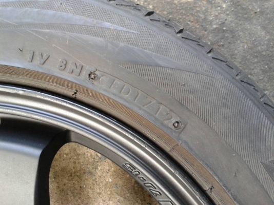 ขอบ15นิ้ว4รู100 คู่หน้าคู่หลัง พร้อมยาง สวยๆ 4 ล้อ ราคา 5800 บาท