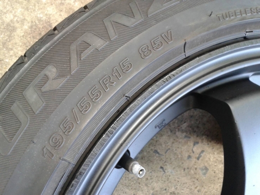 ขอบ15นิ้ว4รู100 คู่หน้าคู่หลัง พร้อมยาง สวยๆ 4 ล้อ ราคา 5800 บาท