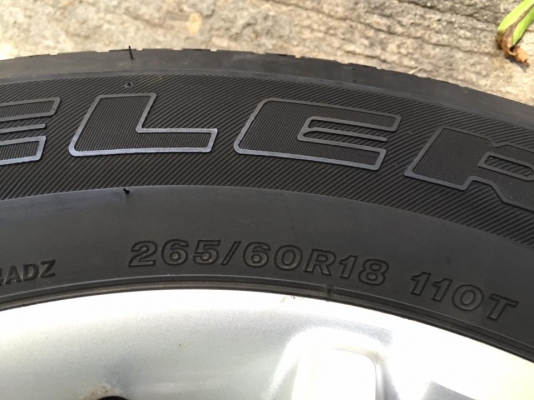 ล้อ+ยาง T6 wildtrak 3.2 ตัวtop ขอบ18 สภาพใหม่