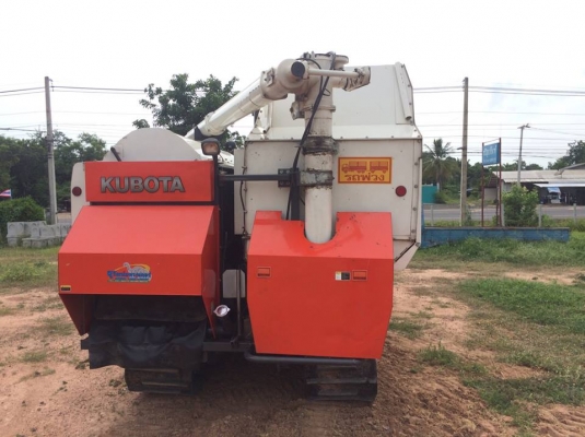 ขายรถเกี่ยวข้าวKUBOTA DC95ทำงานน้อยพัน ชม. ช่วงล่างเต็ม เอกสารเล่มทะเบียนครบ
