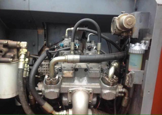 ขาย!! >>> Hitachi Zx200 รุ่น 1 จำนวน 2 คัน <<< เอกสารเล่ม คันละ 950,000 บาท