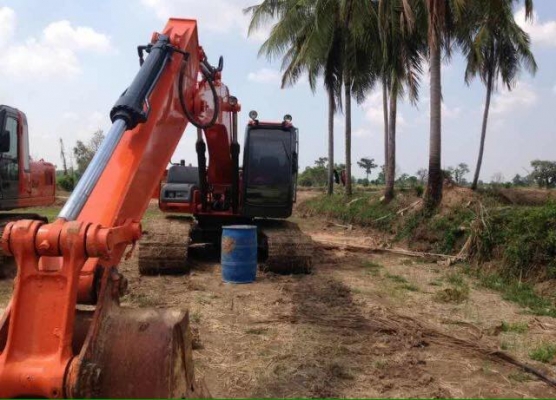 ขาย!! >>> Hitachi Zx200 รุ่น 1 จำนวน 2 คัน <<< เอกสารเล่ม คันละ 950,000 บาท