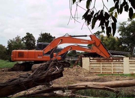 ขาย!! >>> Hitachi Zx200 รุ่น 1 จำนวน 2 คัน <<< เอกสารเล่ม คันละ 950,000 บาท