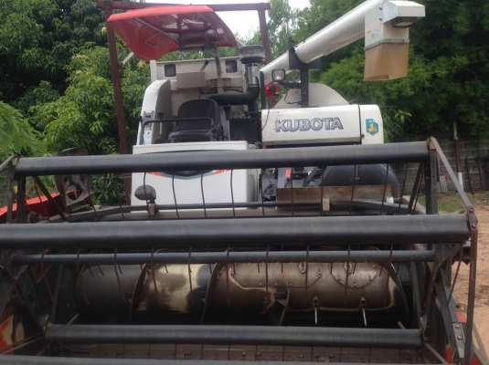 ขายรถเกี่ยวข้าว DC70 Gอุ้ม ทำงานน้อย สภาพเดิมสวยช่วงล่างดี เอกสารเล่มทะเบียนครบ พร้อมลงทำงานได้เลย