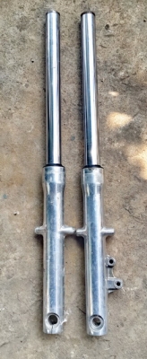 ขายด่วน เบาะคลับแมน250และของแต่ง VULCAN 400 กล่องแก้ตัดรอบ SF1000 บังโคลนหน้าเดิม HYPER MOTARD796