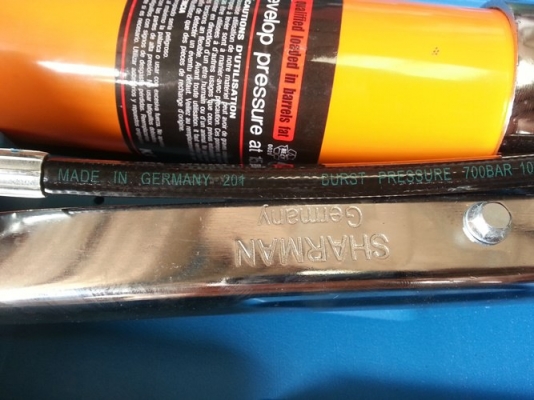 ขายกระบอกอัดจาระบี2สูบ งานเยอรมันสวยแข็งแรงMade in Germany.