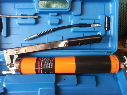 ขายกระบอกอัดจาระบี2สูบ งานเยอรมันสวยแข็งแรงMade in Germany.