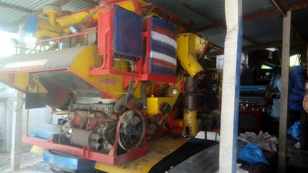 ขายรถเกี่ยวข้าว เกษตรพัฒนา ปลดหนี้195เทอร์โบว์ ปั๊ม22 โซ่ใหม่ช่วงล่าง ซี่รอบตู้ทำใหม่ สภาพพร้อมลงงาน