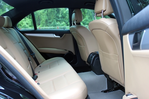 รุ่นTop จอCommand+Navi ออกศูนย์ ดูแลดีทุกระยะ รุ่นTop จอCommand+Navi ออกศูนย์ ดูแลดีทุกระยะ