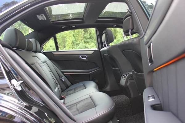 หลังคาPanoramic จอCommand+Navi มือเดียว บอดี้สวย หลังคาPanoramic จอCommand+Navi มือเดียว บอดี้สวย