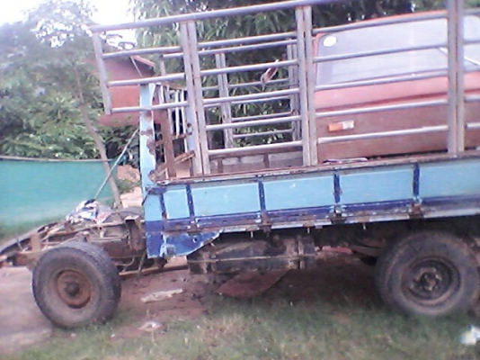 ขายรถบรรทุกสี่ล้อเครื่องพังขายตามสภาพ ขายรถบรรทุกสี่ล้อเครื่องพังขายตามสภาพ