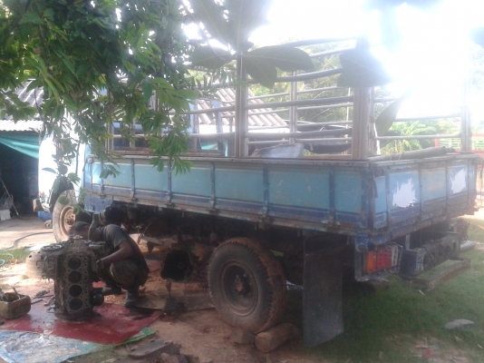 ขายรถบรรทุกสี่ล้อเครื่องพังขายตามสภาพ ขายรถบรรทุกสี่ล้อเครื่องพังขายตามสภาพ