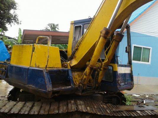 ขายรถแบ็คโฮ Komatsu pc 120-3 เครื่องเดิม ปั๊มเดิม แรงดี เอวแน่น ช่วงล่างเต็ม ไม่มีฝากระโปรง เอกสารซื้อขาย