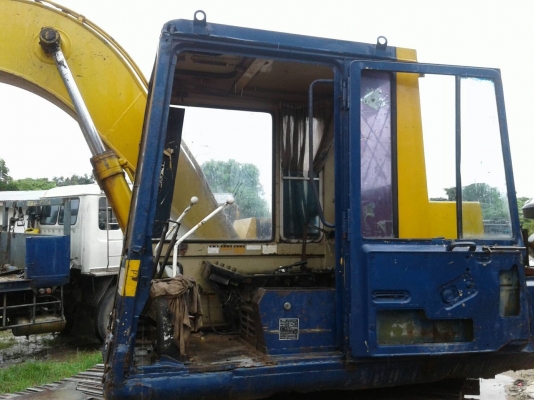 ขายรถแบ็คโฮ Komatsu pc 120-3 เครื่องเดิม ปั๊มเดิม แรงดี เอวแน่น ช่วงล่างเต็ม ไม่มีฝากระโปรง เอกสารซื้อขาย