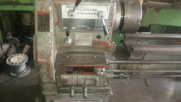 แท่นกลึง 6 ฟุต 3 เพลา เกียร์บล็อก ต้าชิง 1000 บี 87,000 ติดต่อ อ้อม 0898217996
