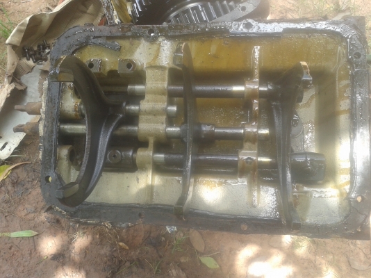 ขายเกียร์กลางถอดออกจากสิบล้อหัวยาว เฟือง 10 ฟัน