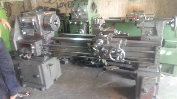 แท่นกลึง 6 ฟุต 3 เพลา เกียร์บล็อก ต้าชิง 1000 บี สภาพสวยเดิมๆ พร้อมใช้งาน ด่วนๆๆๆ 87,000