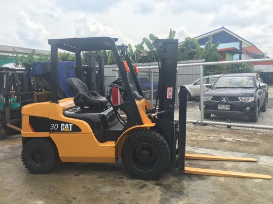 โฟล์คลิฟท์ CATรุ่นล่าสุด ดีเซล เกียร์ธรรมดา 3 ตัน 3 เมตรเข้าตู้ ไซด์ชิพ(มีเสา6เมตรเปลี่ยน) 350,000 บาท 094-4267888 จะเด็ด