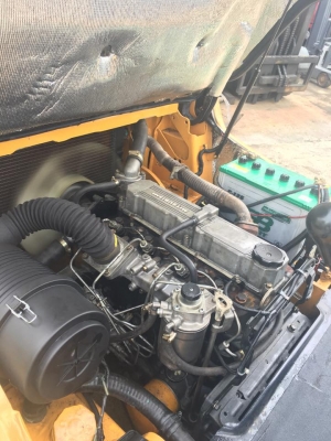 โฟล์คลิฟท์ CATรุ่นล่าสุด ดีเซล เกียร์ธรรมดา 3 ตัน 3 เมตรเข้าตู้ ไซด์ชิพ(มีเสา6เมตรเปลี่ยน) 350,000 บาท 094-4267888 จะเด็ด