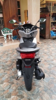 ขาย PCX 150 ALL NEW สีเทาดำ รถปี57 สภาพเหมือนรถใหม่ ▶▶ไมค์รถแค่ 600 โล◀◀ ขายเพียง 34900 บาท เท่านั้น เอกสารครบถ้วนพร้อมโอนลอย มีเล่มเขียว กุญแจ 2 ดอก รีโมท . รถบ้านแท้มือเดียวในเล่ม ไม่มีล้ม เครื่องเดิมๆ เจ้าของเดิมเป็นผู้หญิง ขับมือเดียว ซื้อสดมา ▶รถเจ้า