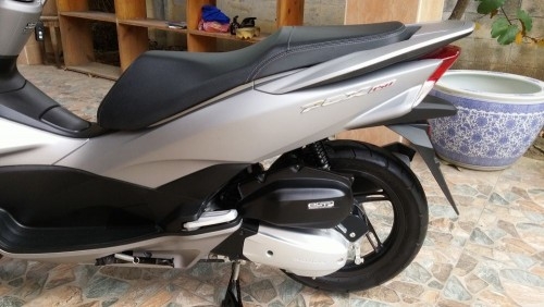 ขาย PCX 150 ALL NEW สีเทาดำ รถปี57 สภาพเหมือนรถใหม่ ▶▶ไมค์รถแค่ 600 โล◀◀ ขายเพียง 34900 บาท เท่านั้น เอกสารครบถ้วนพร้อมโอนลอย มีเล่มเขียว กุญแจ 2 ดอก รีโมท . รถบ้านแท้มือเดียวในเล่ม ไม่มีล้ม เครื่องเดิมๆ เจ้าของเดิมเป็นผู้หญิง ขับมือเดียว ซื้อสดมา ▶รถเจ้า