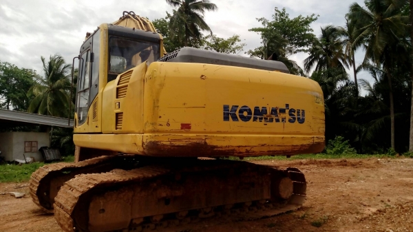 ขายด่วน KOMATSU PC200-8 สภาพพร้อมใช้งาน รถทำงาน12XXX  กว่าชัวโมง ไฟฟ้าครบ เอวแน่น เอกสารใบแจ้งจำหน่าย