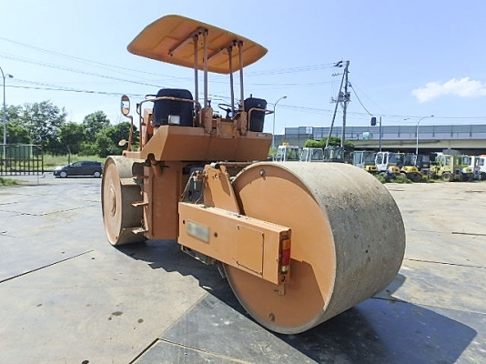 รถบดถนน 3 ล้อเหล็ก Sakai R2S นำเข้าจากญี่ปุ่น โทร. 080-6565422 (หนิง) รถบดถนน 3 ล้อเหล็ก Sakai R2S นำเข้าจากญี่ปุ่น โทร. 080-6565422 (หนิง)