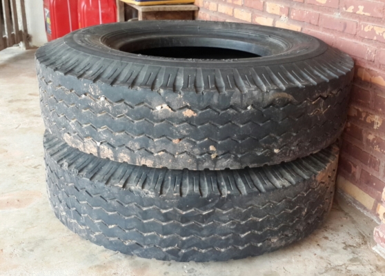 ยางถอด Deestone 825 สวยๆ 1คู่คับ