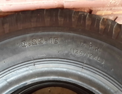 ยางถอด Deestone 825 สวยๆ 1คู่คับ