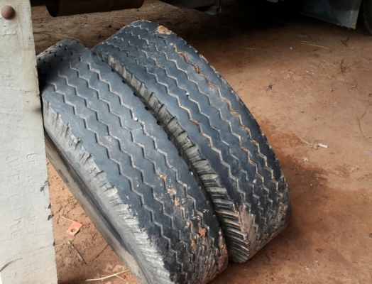 ยางถอด Deestone 825 สวยๆ 1คู่คับ