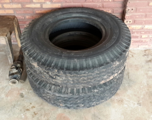 ยางถอด Deestone 825 สวยๆ 1คู่คับ