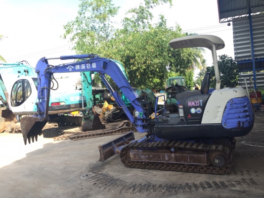 ขาย MITSUBISHI  MM35T  รถสวย  สภาพดี   มีลายแย๊ก  ชั่วโมงน้อย   ระบบคล่อง  สนใจโทร  089-7462641  สุวรรณี