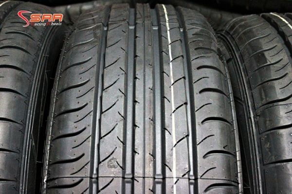 DUNLOP SPORT MAXX050 225/60R18 ปี16 ราคาพิเศษ