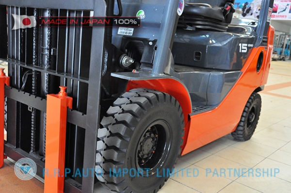 ขายรถโฟล์คลิฟท์มือสอง TOYOTA รุ่น 8FG15-33801 ราคา 295,000 บาท นำเข้าจากประเทศญี่ปุ่น 100\% ไม่เคยใช้งานในไทย