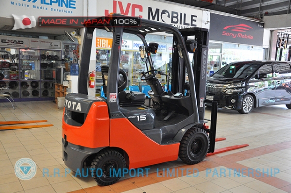 ขายรถโฟล์คลิฟท์มือสอง TOYOTA รุ่น 8FG15-33801 ราคา 295,000 บาท นำเข้าจากประเทศญี่ปุ่น 100\% ไม่เคยใช้งานในไทย