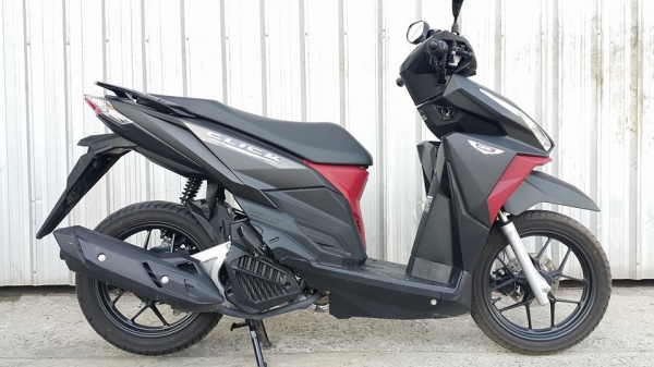 Click125i LED 2016 ใหม่สุดๆ 800 โลแท้ รถอายุไม่กี่เดือน ต่อรองได้