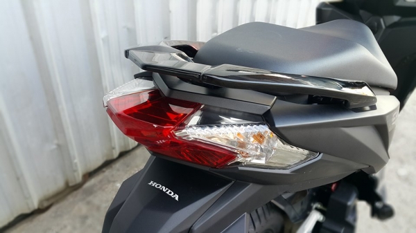 Click125i LED 2016 ใหม่สุดๆ 800 โลแท้ รถอายุไม่กี่เดือน ต่อรองได้