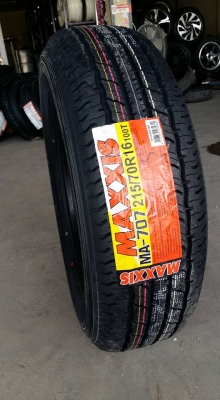 ขายยางใหม่ปี16 maxxis ma-707 215/70r16 สนใจติดต่อ ตาเล็ก ล้อและยางครับ 081-3747940