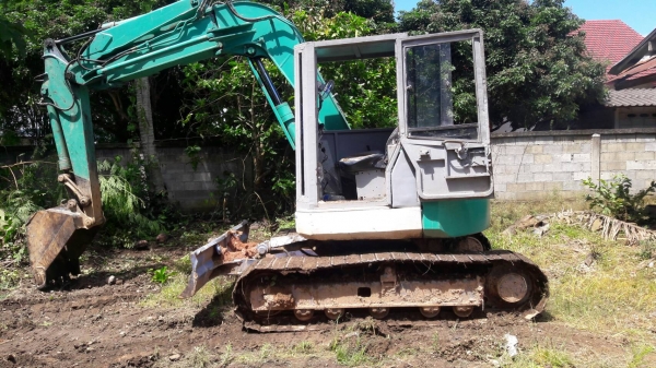 ขายรถขุด KOMATSU PC 75UU-1 เครื่องยนต์ KOMATSU-4D95 ราคา 350,000 บาท(ฝากขาย)