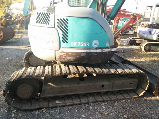 รถแม็คโค KOBELCO SK75UR เก่านอกแท้ ทำงานได้เต็มทุกระบบ เครื่องดี ปั้มดี