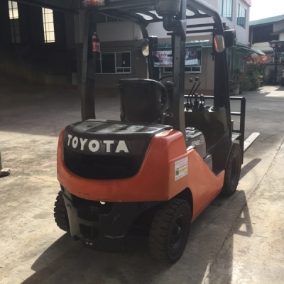 ขายโฟล์คลิฟท์  TOYOTA โตโยต้า 8FD25 2.5ตัน-รุ่น8 เครื่องยนต์ดีเซล เสา3เมตร