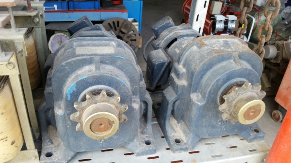 ขายครับมอเตอร์เกีย mitsubishi 0.4 kw ออก 16.7 รอบ มีเบรคในตัว ไฟ 200V 3 o
ขายครับมอเตอร์เกีย mitsubishi 0.4 kw 16.7 rpm