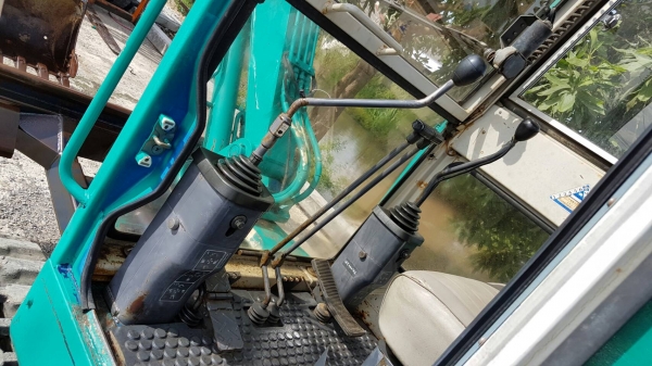 ขายด่วนรถแบคโฮKOBELCO-SK032เทียบเท่าPC35รถนอกสถาพดีพร้อมใช้เพิ่งนำเข้ามายังไม่เคยใช้งานในเมืองไทยเลย